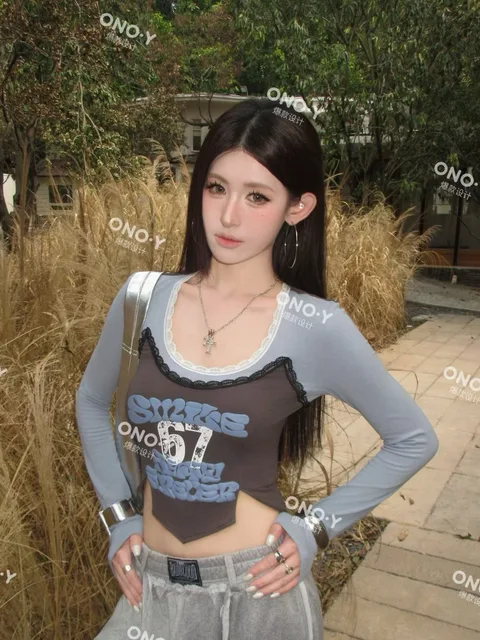 Y712-Áo dài tay in chữ ren phối màu ngọt ngào cá tính